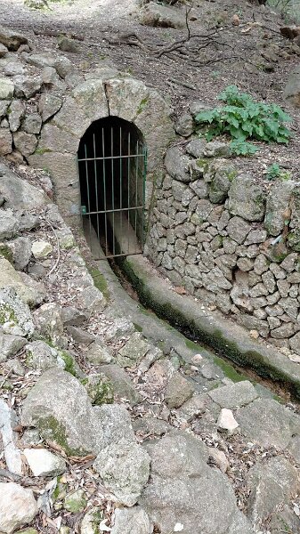 260327_Quelle.jpg - Mallorca-Wanderungen März 2026 - 27.03.26 - Llinars abgebrochen (240 Hm, 6 km, 9k)   Quelle des Anwesens Llinars
