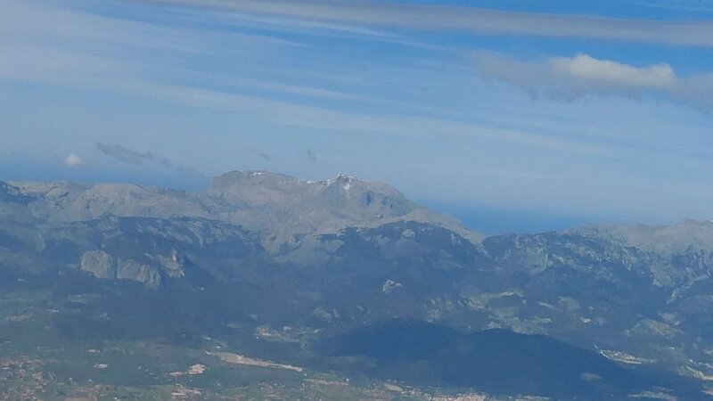 260330_Schnee_Berge.jpg - Mallorca-Wanderungen März 2026 - 30.03.26 - Rückflug   Schnee auf dem Puig Major