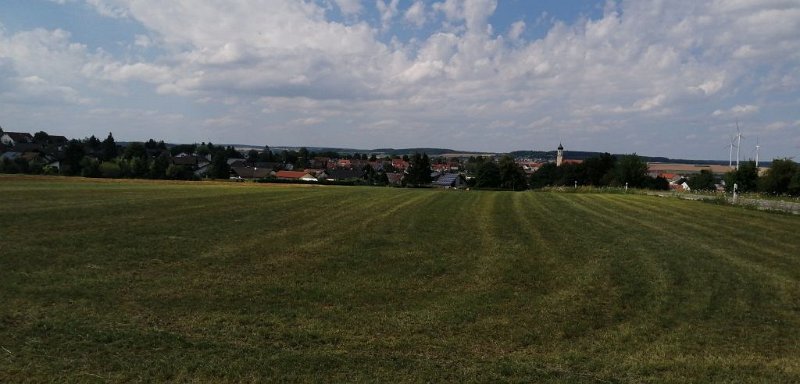 200721_Ohmenheim.jpg - 21.07.2020 - Radtour Heidenheim nach Nördlingen -  vom Kraterrand - Ohmenheim  Doris E., Helmuth