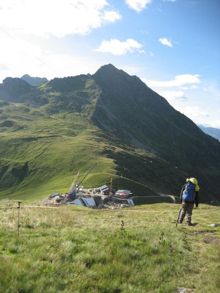 110717_Furkla_Baustelle.jpg - Hüttenwanderung Verwall - 17.07.2011 - Blick auf Baustelle Furkla-Lift Markus, Helmuth