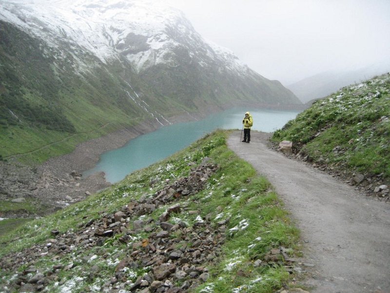 110720_Abstieg_Sch_Wetter.jpg - Hüttenwanderung Verwall - 20.07.2011 - Abstieg von DH, Moostal - Stausee Markus, Helmuth