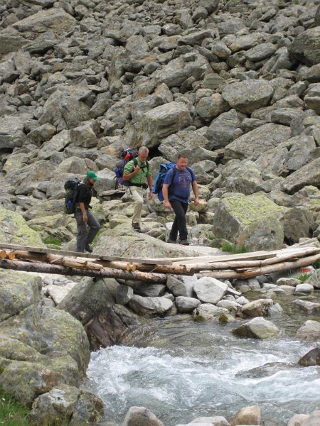 130730_Bruecke.jpg - Hüttenwanderung Verwall - 30.07.2013 - Brücke über Moostal  Markus, Helmuth 