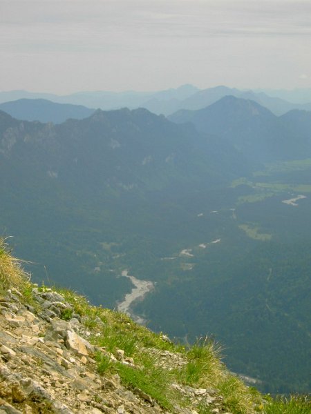 120607_Graswangtal.jpg - 07.06.2012 - Scheinberg - Graswangtal Richtung Ettal vom Gipfel  Doris K., Helmuth