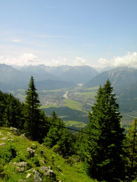 120808_Saeuling_Lechtal.jpg - 08.08.2012 - Säuling - Lechtal vom Aufstieg   Lea, Lennart, Eliza, Anton, Helmuth