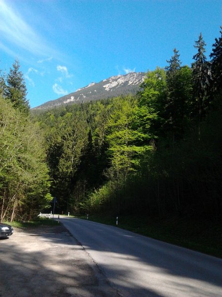 130518_Breitenberg_Huette_A.jpg - 18.05.2013 - Breitenberg - Hütte ganz oben (A)  Elisabeth, Lena, Doris, Anton, Helmuth