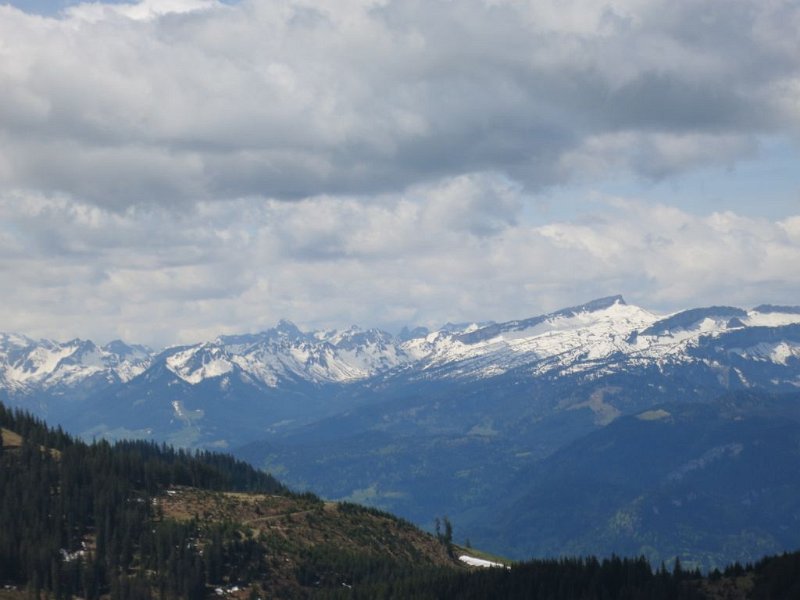 150510_Hoher-Ifen_Gipfel.jpg - 10.05.2015 - Imberger Horn - Hoher Ifen vom Gipfel Elisabeth, Helmuth