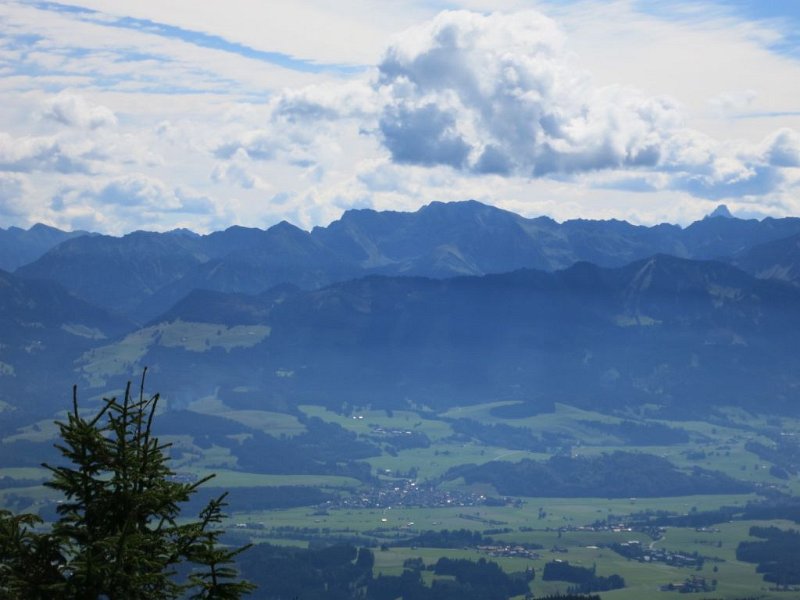 150822_Sonnenkoepfe_Gipfel.jpg - 22.08.2015 - Steineberg, Stuiben - vom Gipfel Steineberg: Sonnenköpfe  Helmuth 