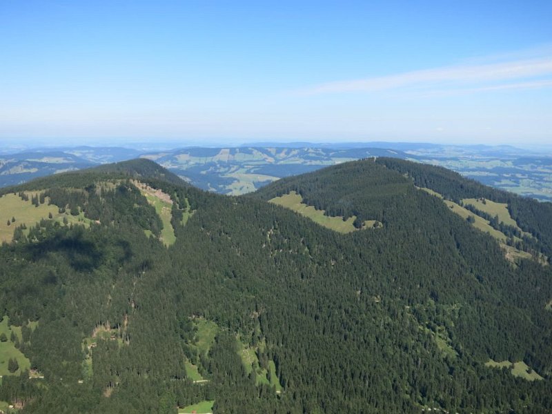 150822_zwei_Hoernle.jpg - 22.08.2015 - Steineberg, Stuiben - vom Steineberg-Gipfel: Gschwendner Horn und Immenstädter Horn  Helmuth 