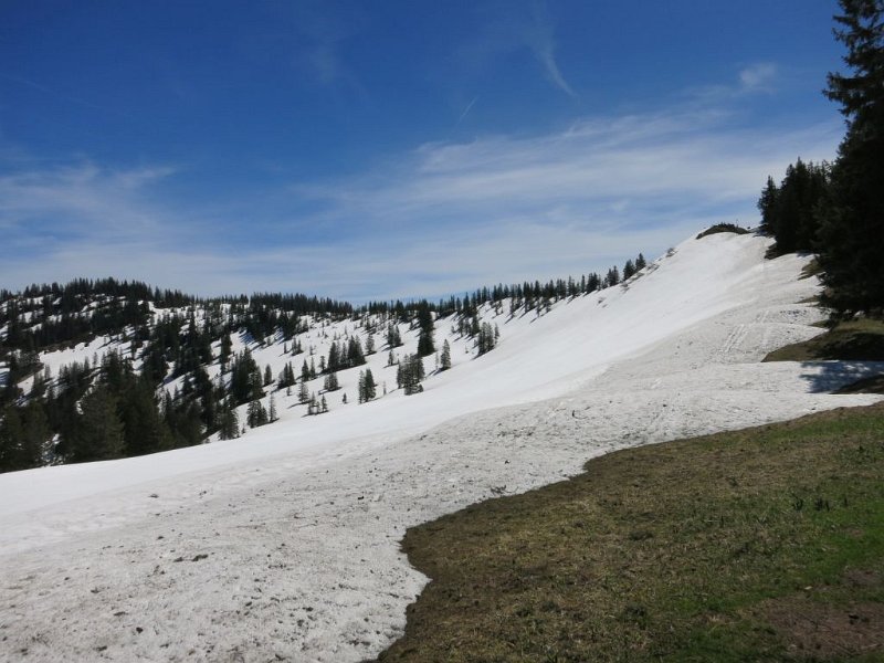 160521_Kamm.jpg - 21.05.2016 - Riedberger Horn - Kamm zwischen Wannenkopf und Riedberger Horn  Elisabeth, Helmuth