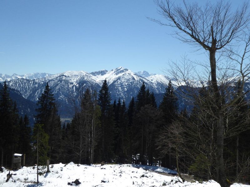 170430_Berge_SO_E.jpg - 30.04.2017 - Aufacker -  Berge Richtung Südosten vom Abstieg (Foto Elisabeth)  Elisabeth, Helmuth