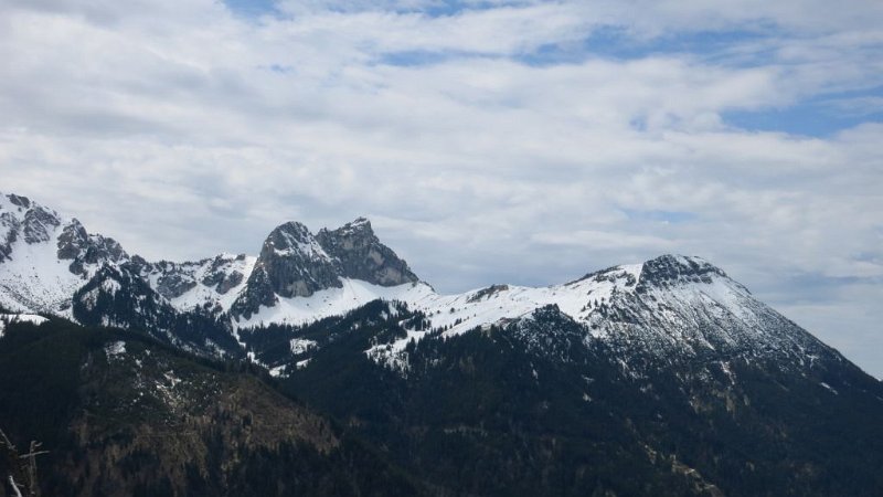 170506_Aggenstein_Breitenberg.jpg - 06.05.2017 - Salober-Alp mit Zirmgrat -  Aggenstein, Breitenberg vom Zirmgrat  Elisabeth, Helmuth