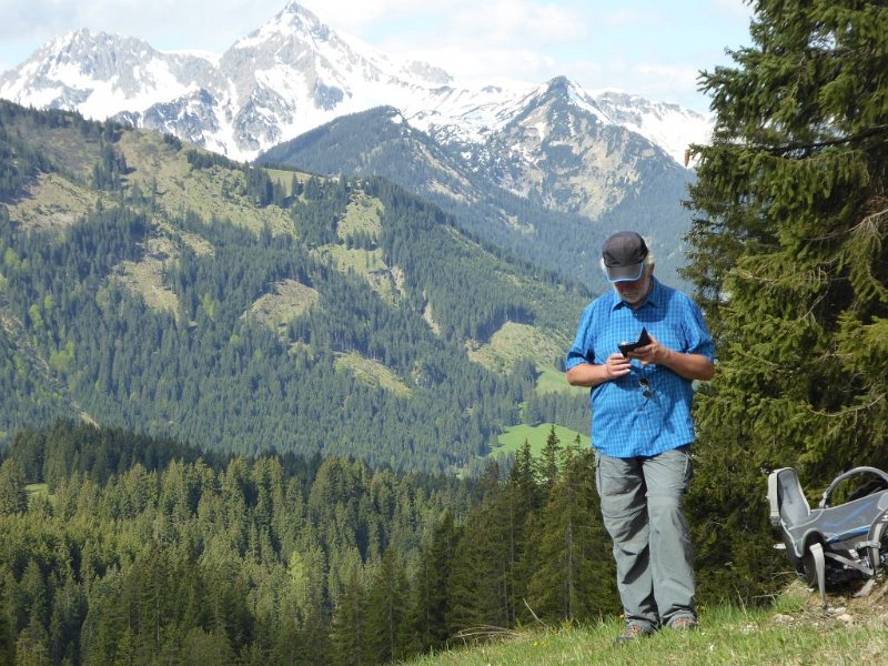 170521_Berge_E.jpg - 21.05.2017 - Füssener Jöchl, Kissinger Hütte -  Berge Richtung Süden (Foto Elisabeth)  Luise, Elisabeth, Helmuth
