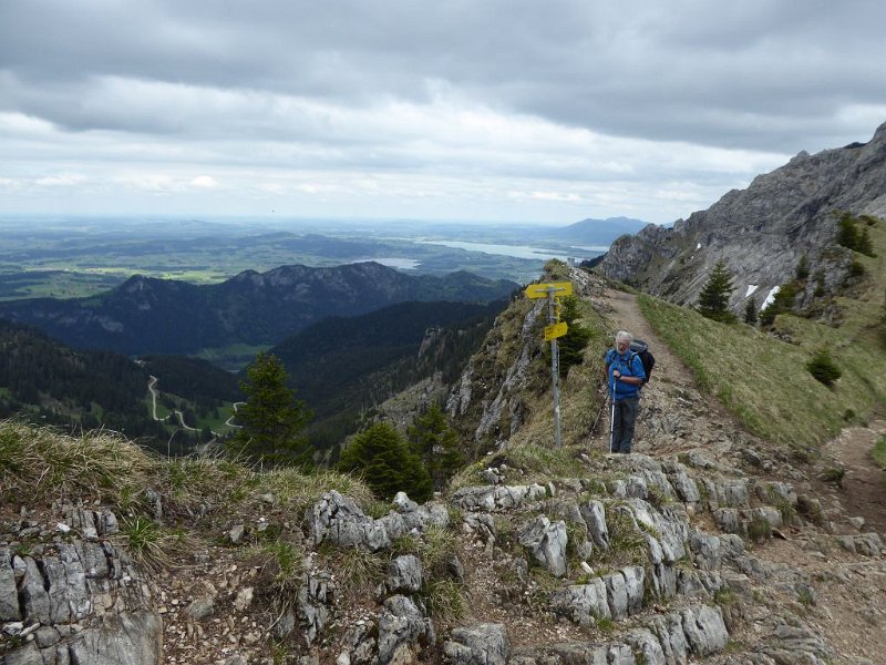 170521_Seen_E.jpg - 21.05.2017 - Füssener Jöchl, Kissinger Hütte -  Seen in nördlicher Richtung (Foto Elisabeth)  Luise, Elisabeth, Helmuth