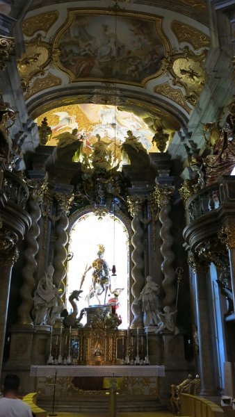 170624_Altar_Klosterkirche.jpg - 24.06.2017 - Ausflug mit Augsburger Tafel - Altar Klosterkirche Weltenburg   Helmuth