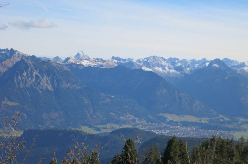 171104_Panorama3.jpg - 04.11.2017 - Rundwanderung Riedberger Horn - vom Teil 2 der Wanderung - Bergpanorama  Elisabeth, Helmuth