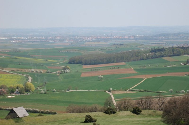 180421_Noerdlingen.jpg - 21.04.2018 - Bopfingen, Ipf - vom Ipf - Nördlingen, der Daniel  Doris E., Helmuth