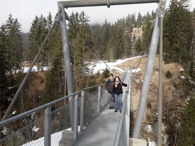 190223_Tannenhuette0.jpg - 23.02.2019 - Tannenhütte - bei der Hütte, Abstieg - Hacker Pschorr-Brücke  Amaya, Esperanza, Elisa, Helmuth 