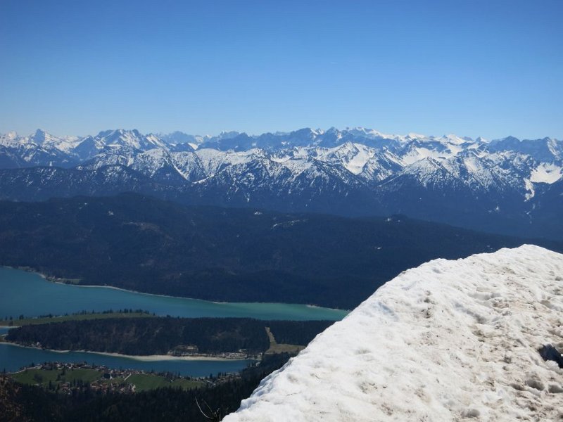 190420_Berge2.jpg - 20.04.2019 - Heimgarten von Ohlstadt - vom Gipfel - Berge Richtung Süden  Elisabeth, Helmuth