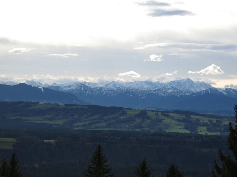 Berge_2.jpg - 23.11.2019 - Stollenweg Peißenberg - vom Hohenpeißenberg - Fernsicht  Elisabeth, Helmuth