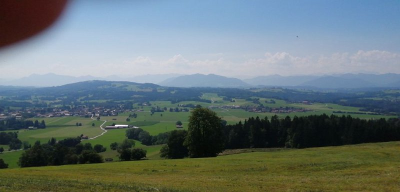 200801_Berge.jpg - 01.08.2020 - von Peiting zum Schnalz -  vom Schnalz-Gipfel - Berge Richtung Osten  Elisabeth, Doris, Helmuth