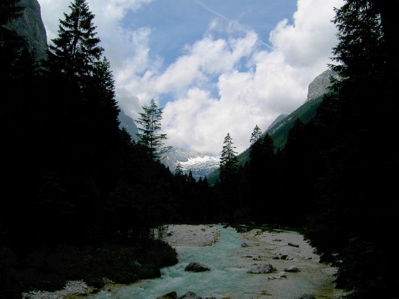 080620_Reintal_zurQuelle.jpg - Zugspitz-Besteigung 2008 - 20.06.2008 - Blick vom Reintal Richtung Partnach-Quelle   Markus, Helmuth