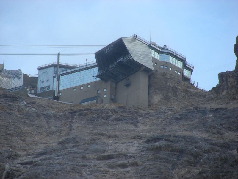 090822_Gletscherbahn.jpg - Zugspitz-Besteigung 2009 - 22.08.2009 - Bergstation Gletscherbahn (Foto Anton)  Anton, Helmuth