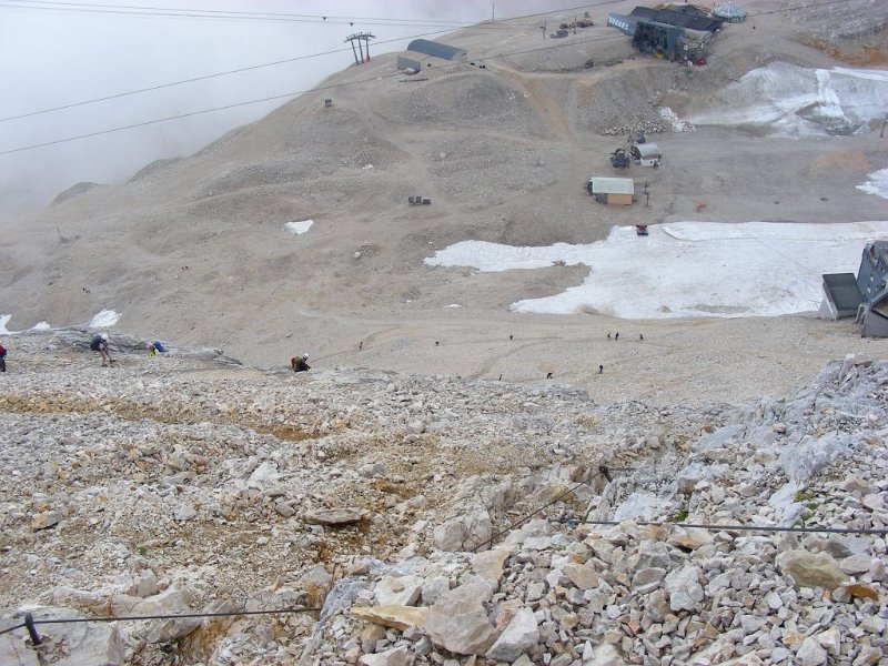 090822_die_wollen_auch_rauf.jpg - Zugspitz-Besteigung 2009 - 22.08.2009 - auch die wollen noch rauf (Foto Anton)  Anton, Helmuth