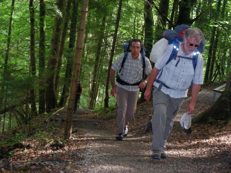 100820_Aufstieg_zumStangensteig.jpg - Zugspitz-Besteigung 2010 - 20.08.2010 - steil bergauf zum Stangensteig (Foto Anton)   Dieter, Anton, Markus, Helmuth