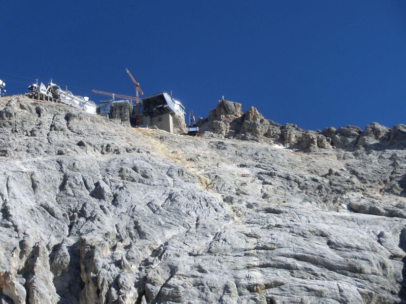 160827_Bergstation_Gletscherbahn_D.jpg - Zugspitz-Besteigung 2016 - 27.08.2016 - Bergstation Gletscherbahn (Foto Dieter)   Elisabeth, Dieter, Anton, Helmuth